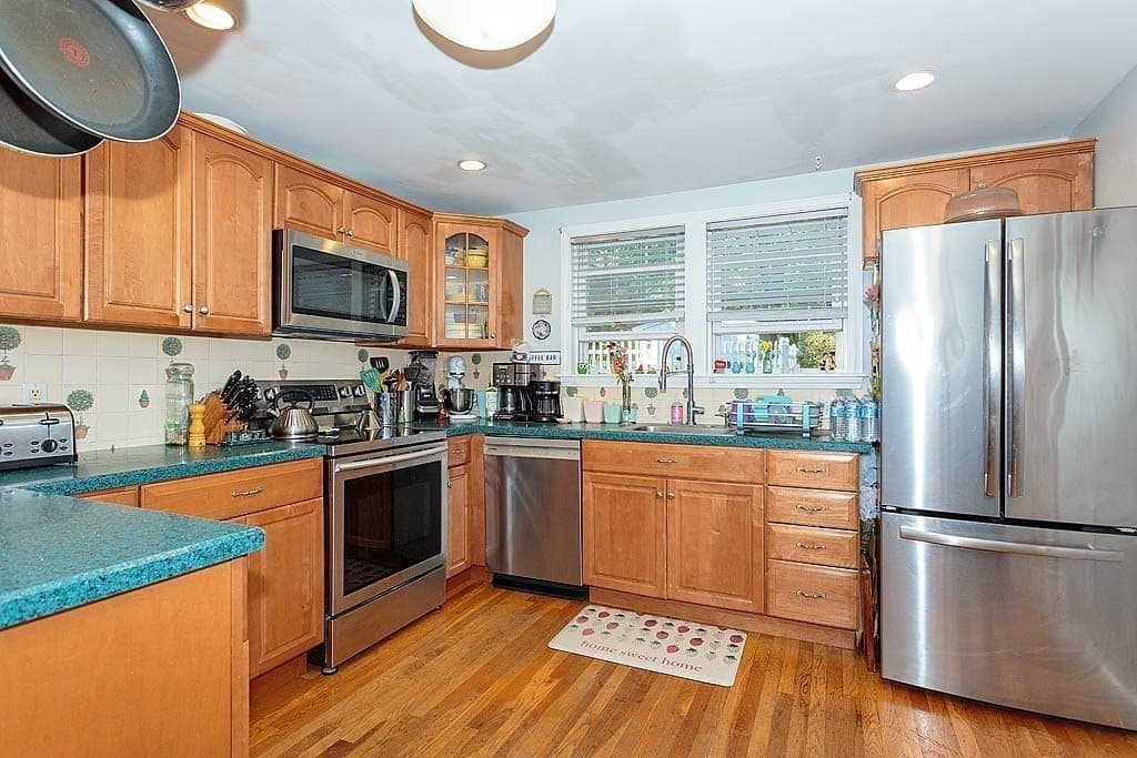 Single Family Residence at 375 Old Russell Street, Woburn MA 01801, Woburn, photo 3 of 15