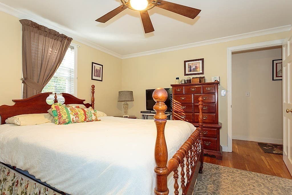 Single Family Residence at 375 Old Russell Street, Woburn MA 01801, Woburn, photo 5 of 15