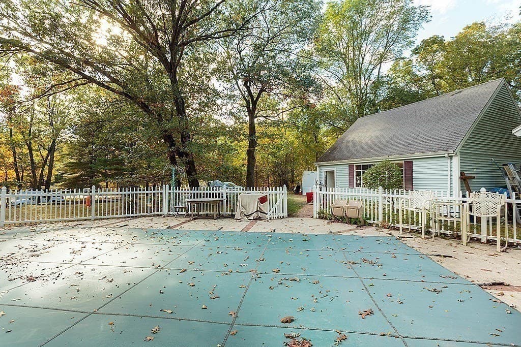 Single Family Residence at 375 Old Russell Street, Woburn MA 01801, Woburn, photo 9 of 15