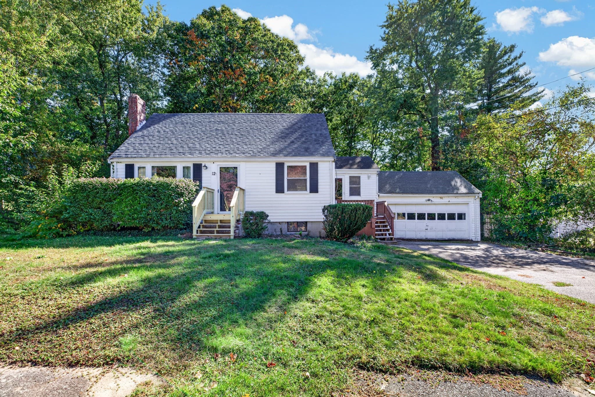 12 Hillsdale Road, Holbrook MA 02343