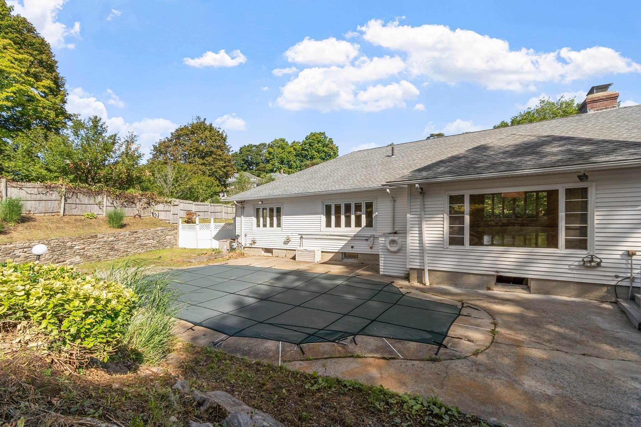 Single Family Residence at 19 Chamberlain Pkwy, Worcester MA 01602, Worcester, photo 6 of 40
