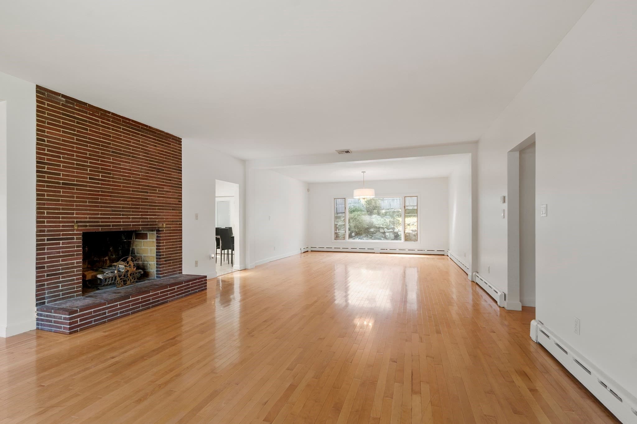 Single Family Residence at 19 Chamberlain Pkwy, Worcester MA 01602, Worcester, photo 13 of 40