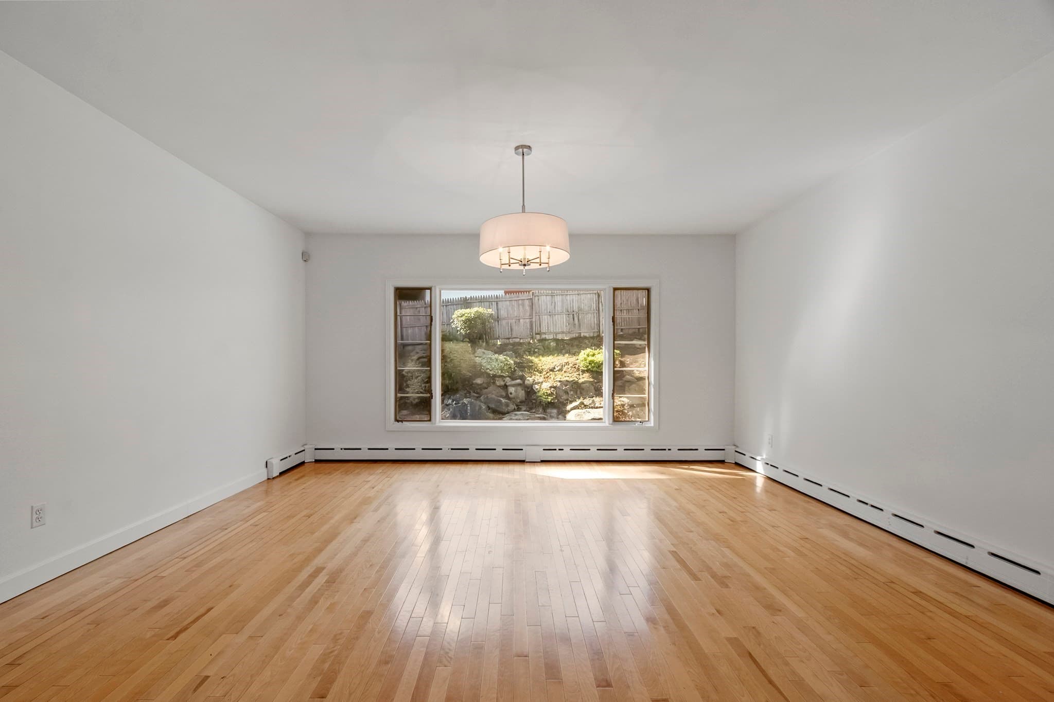 Single Family Residence at 19 Chamberlain Pkwy, Worcester MA 01602, Worcester, photo 16 of 40