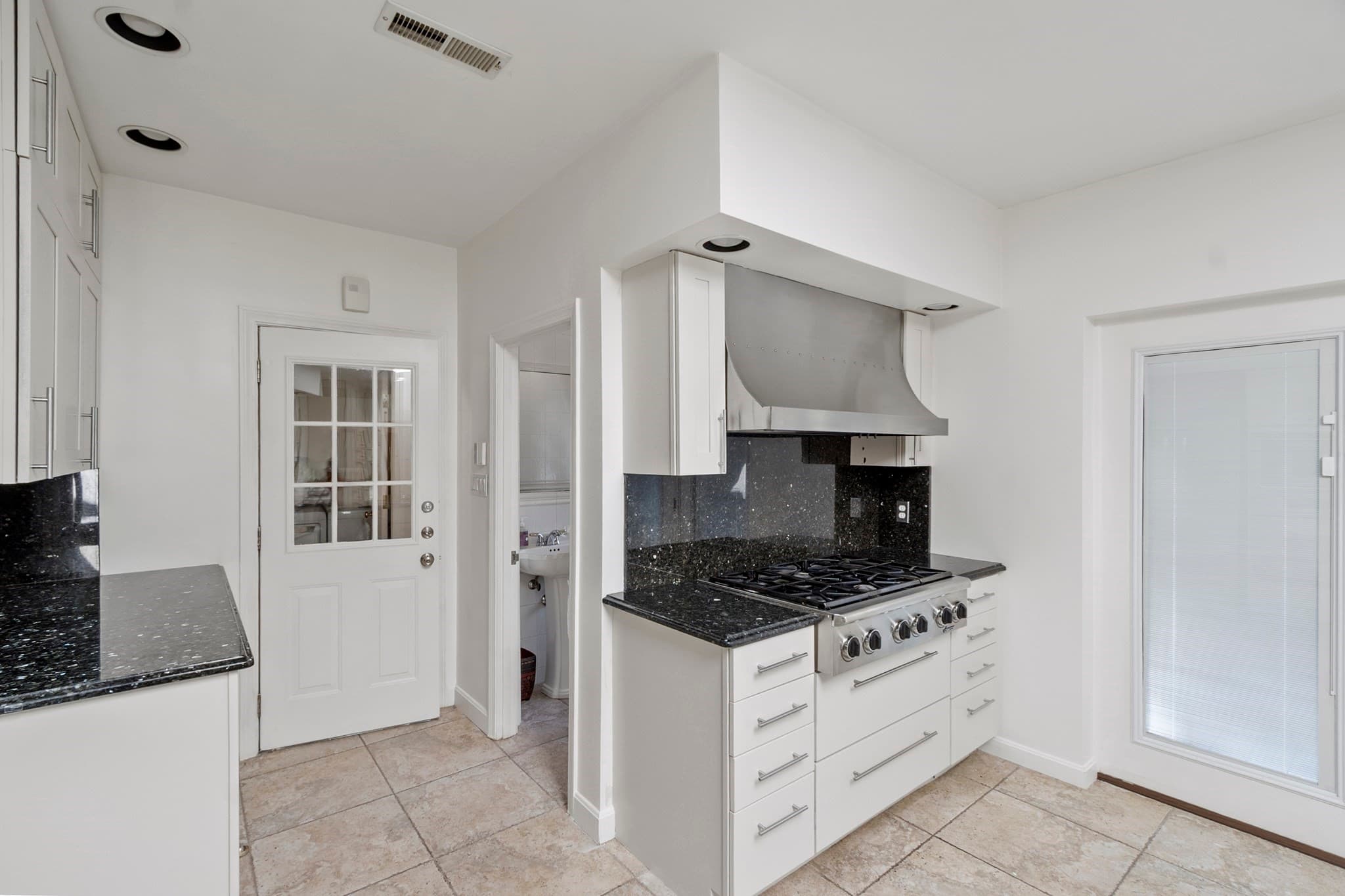 Single Family Residence at 19 Chamberlain Pkwy, Worcester MA 01602, Worcester, photo 22 of 40