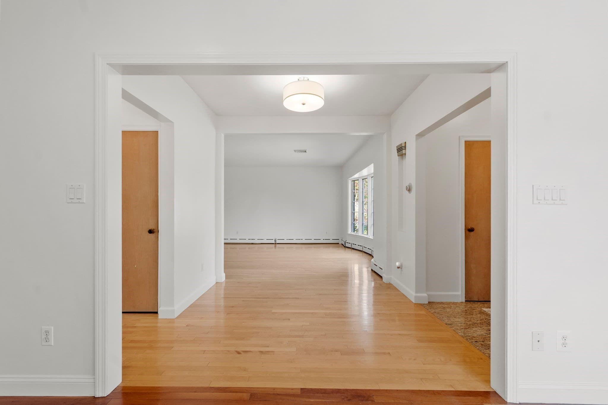 Single Family Residence at 19 Chamberlain Pkwy, Worcester MA 01602, Worcester, photo 9 of 40