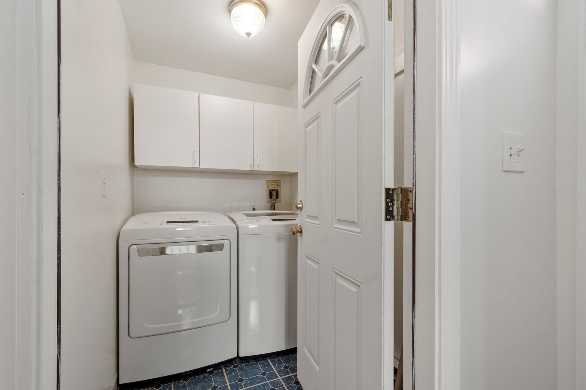 Single Family Residence at 19 Chamberlain Pkwy, Worcester MA 01602, Worcester, photo 24 of 40