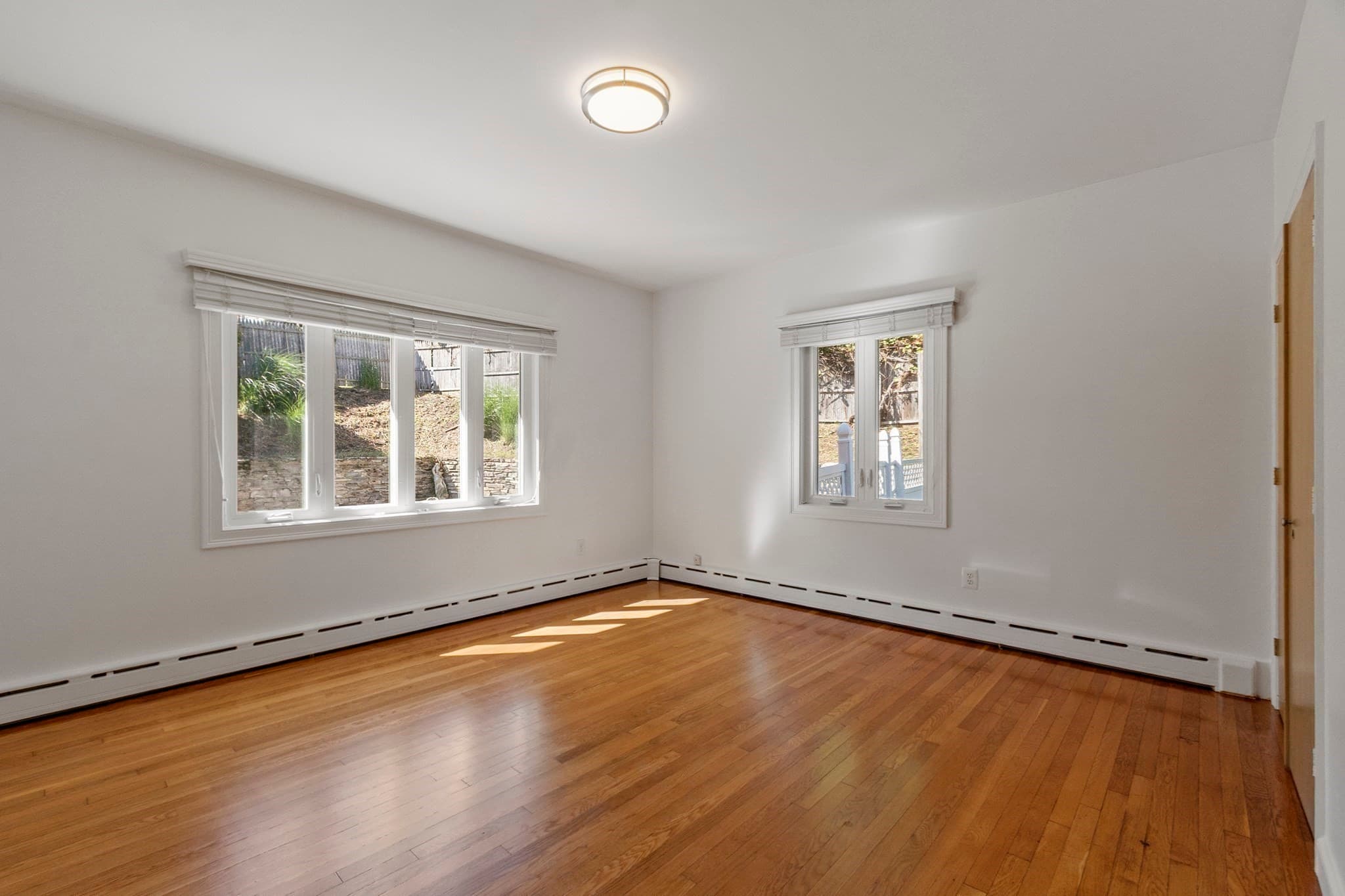 Single Family Residence at 19 Chamberlain Pkwy, Worcester MA 01602, Worcester, photo 34 of 40