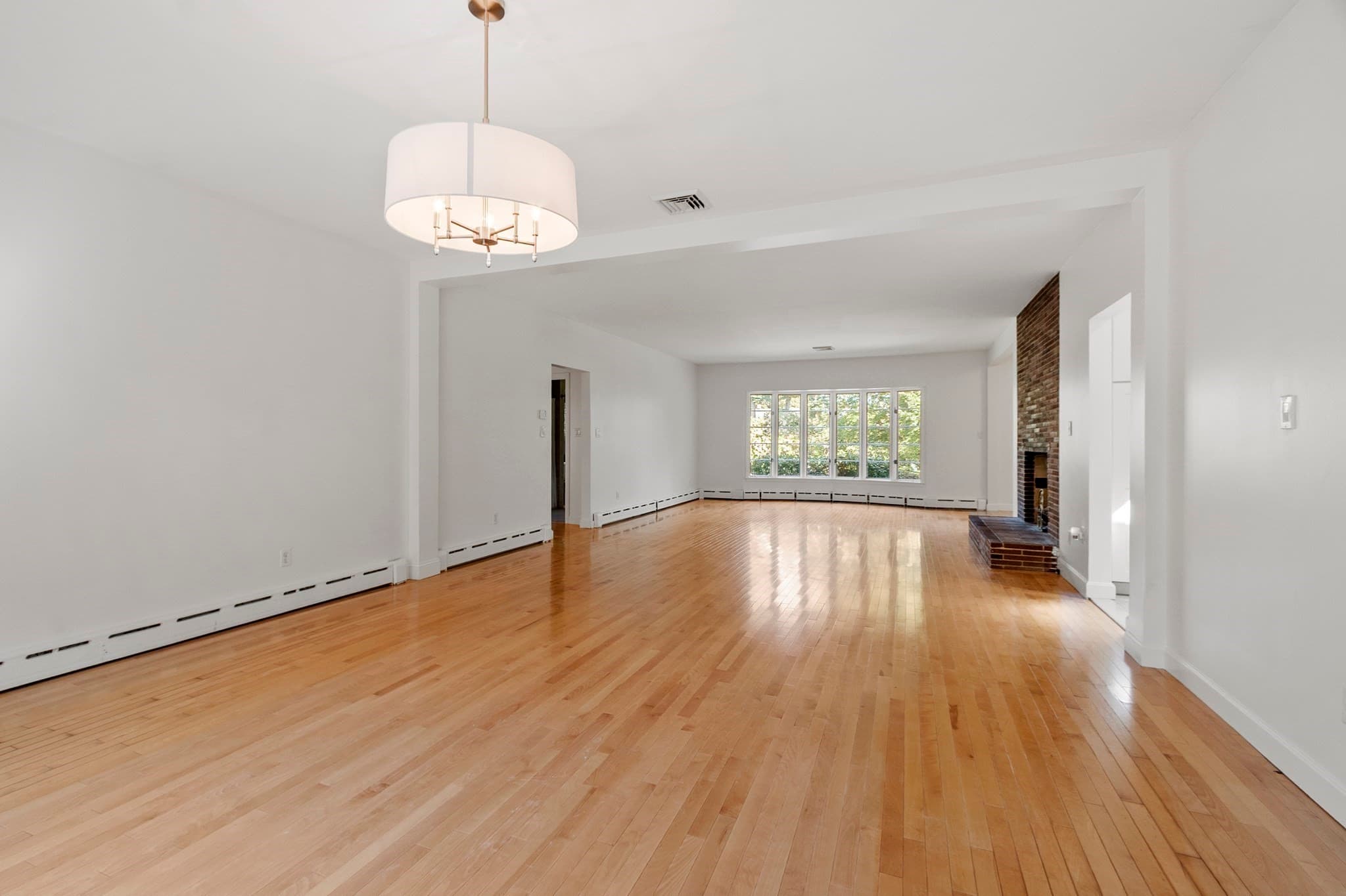 Single Family Residence at 19 Chamberlain Pkwy, Worcester MA 01602, Worcester, photo 15 of 40
