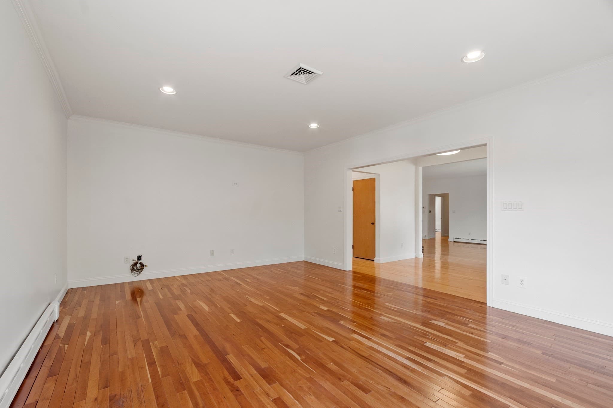 Single Family Residence at 19 Chamberlain Pkwy, Worcester MA 01602, Worcester, photo 11 of 40