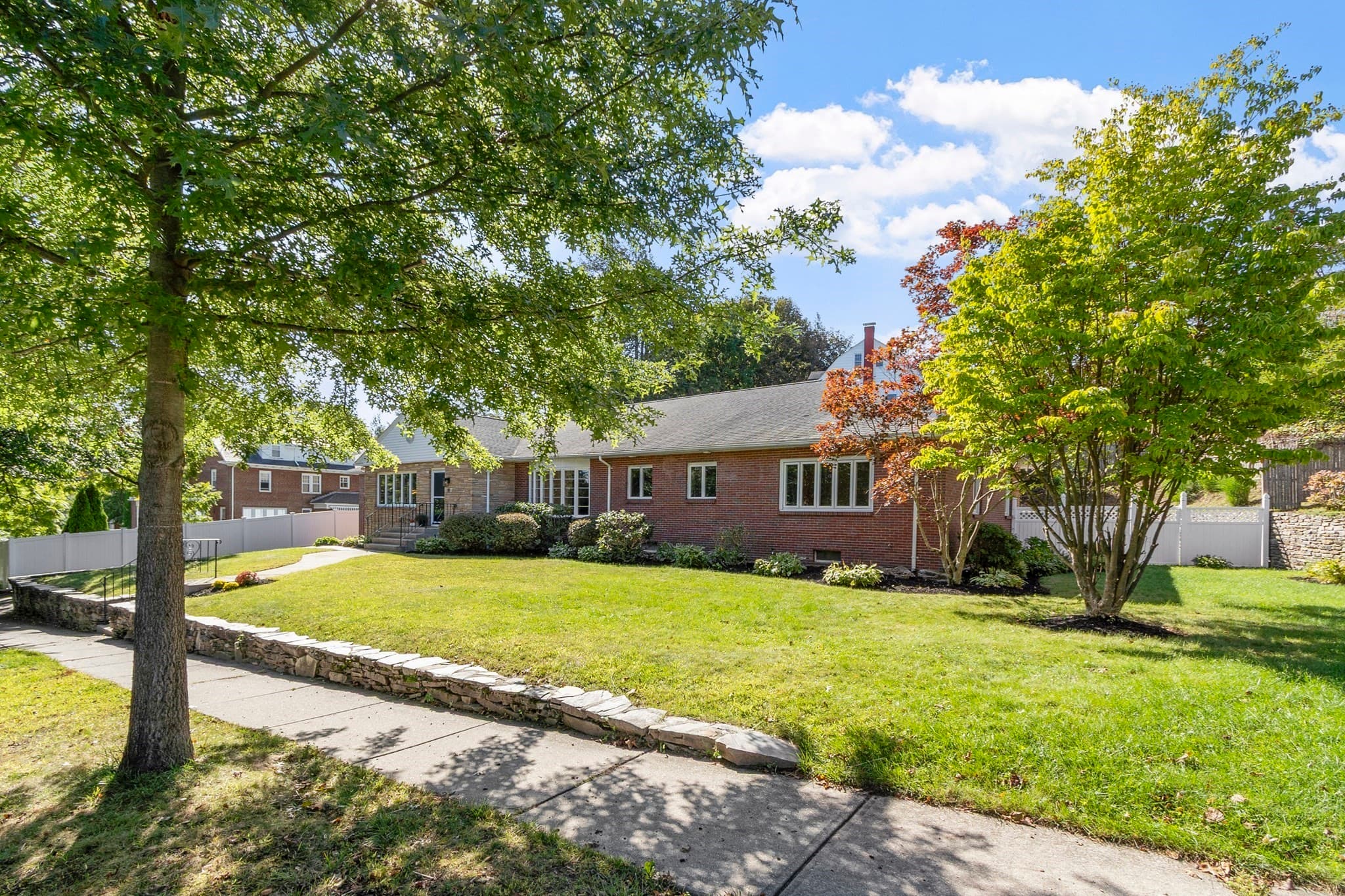 Single Family Residence at 19 Chamberlain Pkwy, Worcester MA 01602, Worcester, photo 4 of 40