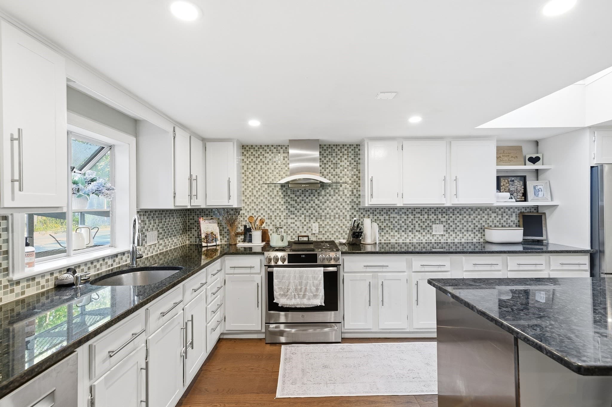 Single Family Residence at 52 Cranch St, Weymouth MA 02189, Weymouth, photo 7 of 42