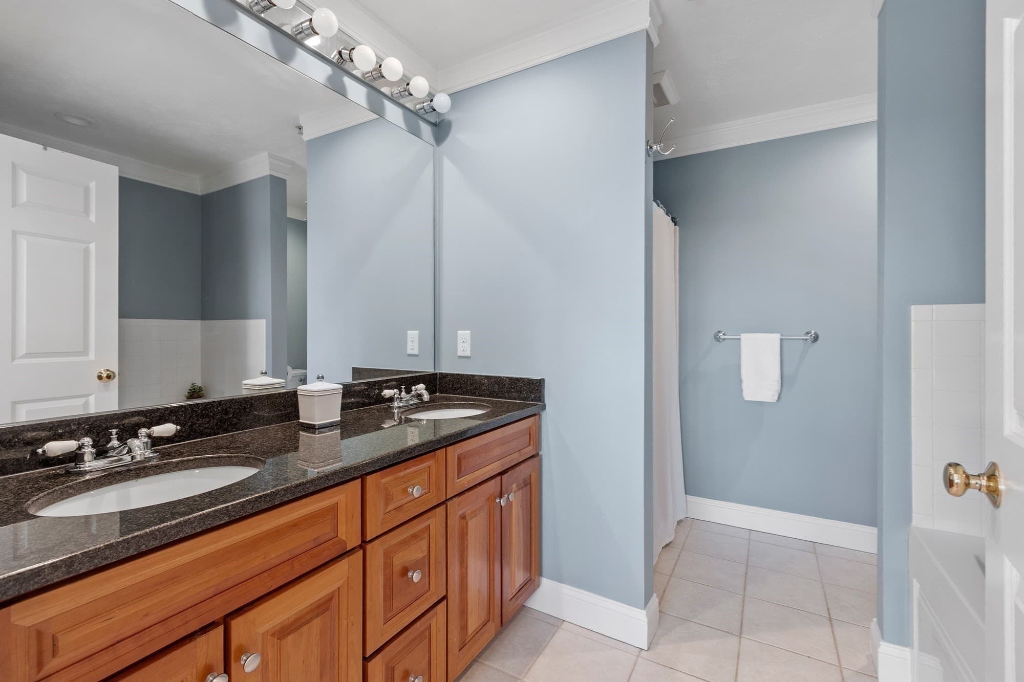 Condominium at 41 Oak Leaf Rd # 41, Fitchburg MA 01420, Fitchburg, photo 23 of 40