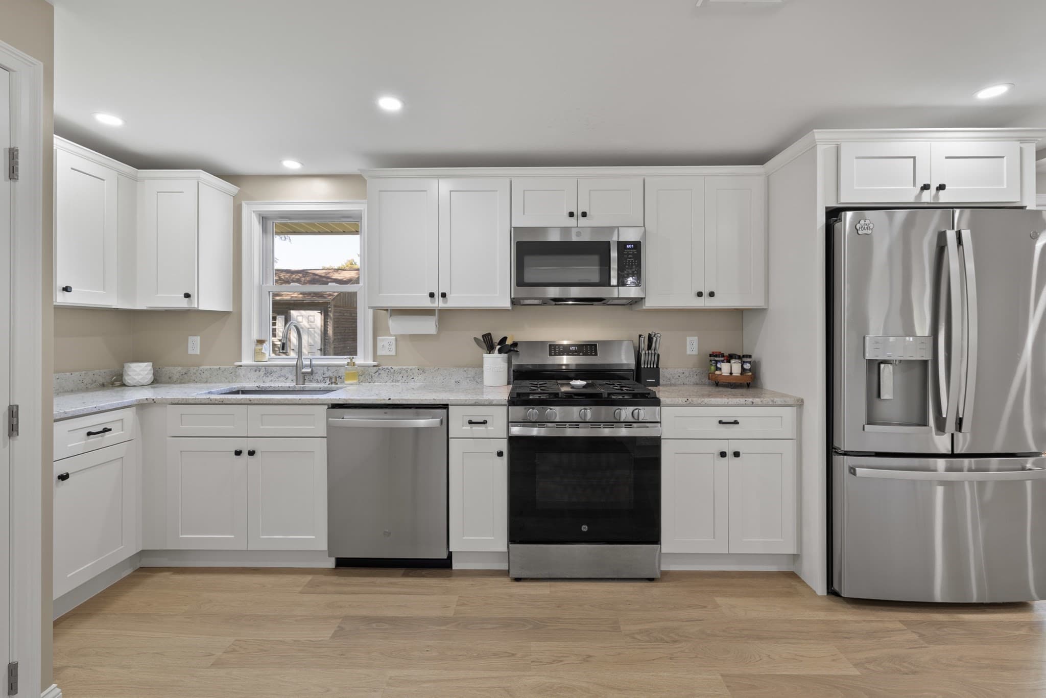 Single Family Residence at 14 Dennis Ln, Wareham MA 02571, Wareham, photo 3 of 35