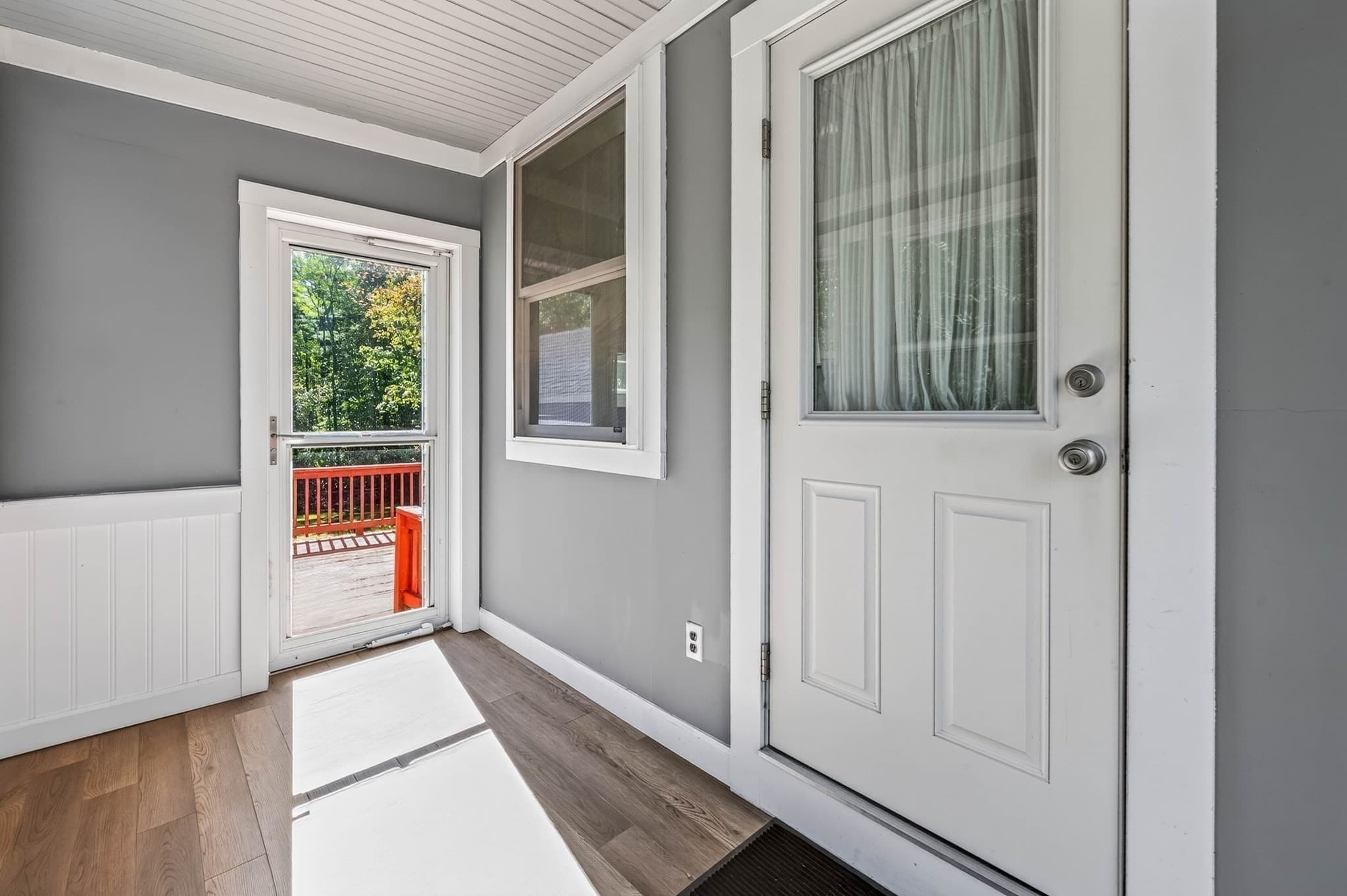 Single Family Residence at 428 W Union St, East Bridgewater MA 02333, East Bridgewater, photo 7 of 32