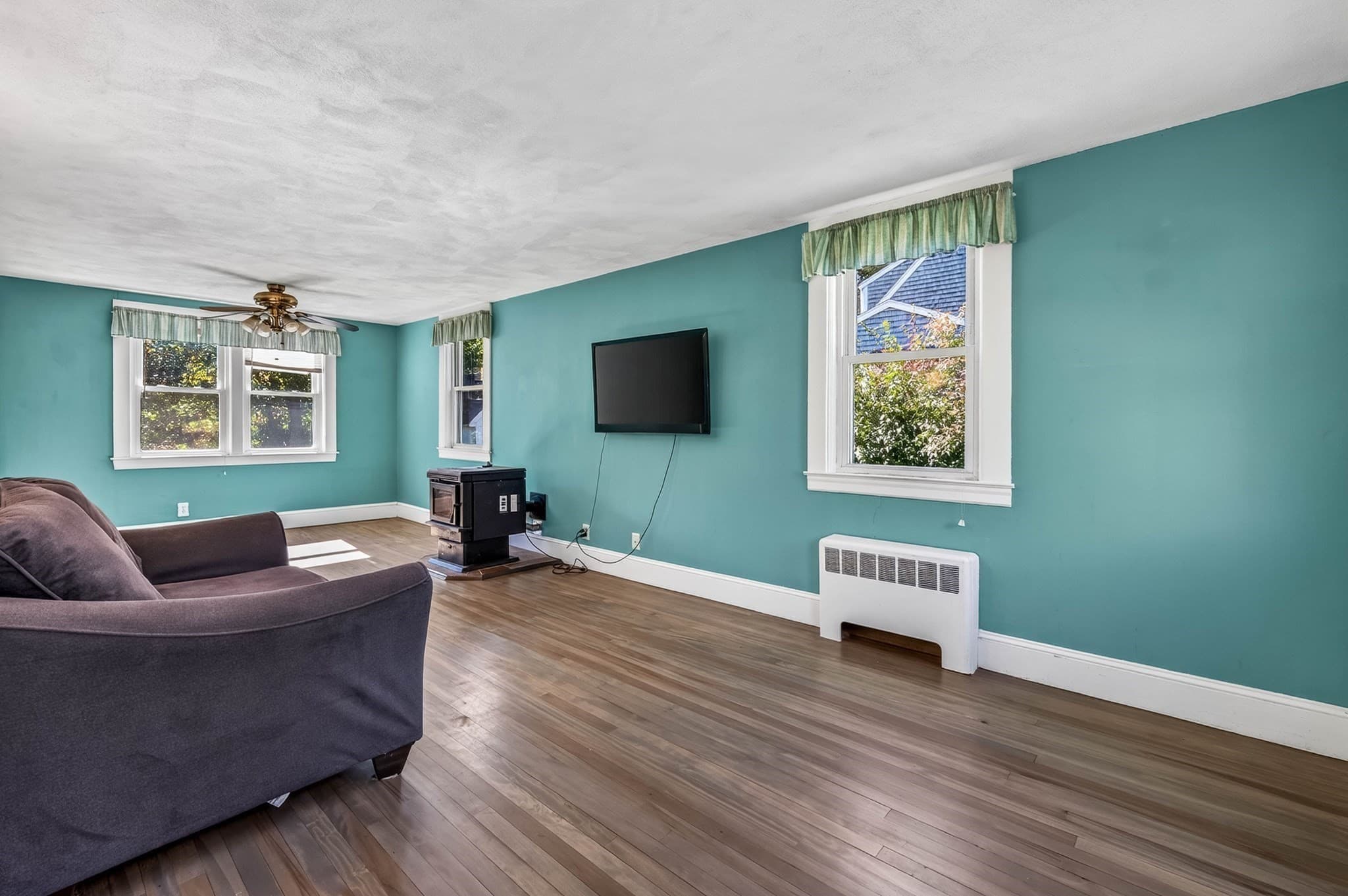 Single Family Residence at 428 W Union St, East Bridgewater MA 02333, East Bridgewater, photo 11 of 32