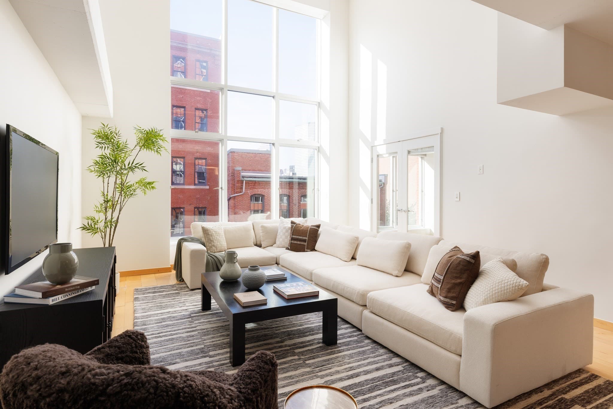 Condominium at 25 Channel Center St # 409, Boston MA 02210, Boston, photo 2 of 12