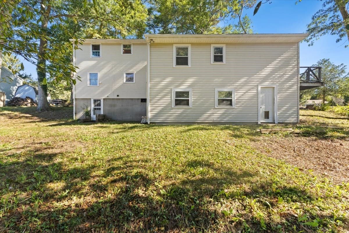 Single Family Residence at 286 Pembroke St, Kingston MA 02364, photo 6 of 42