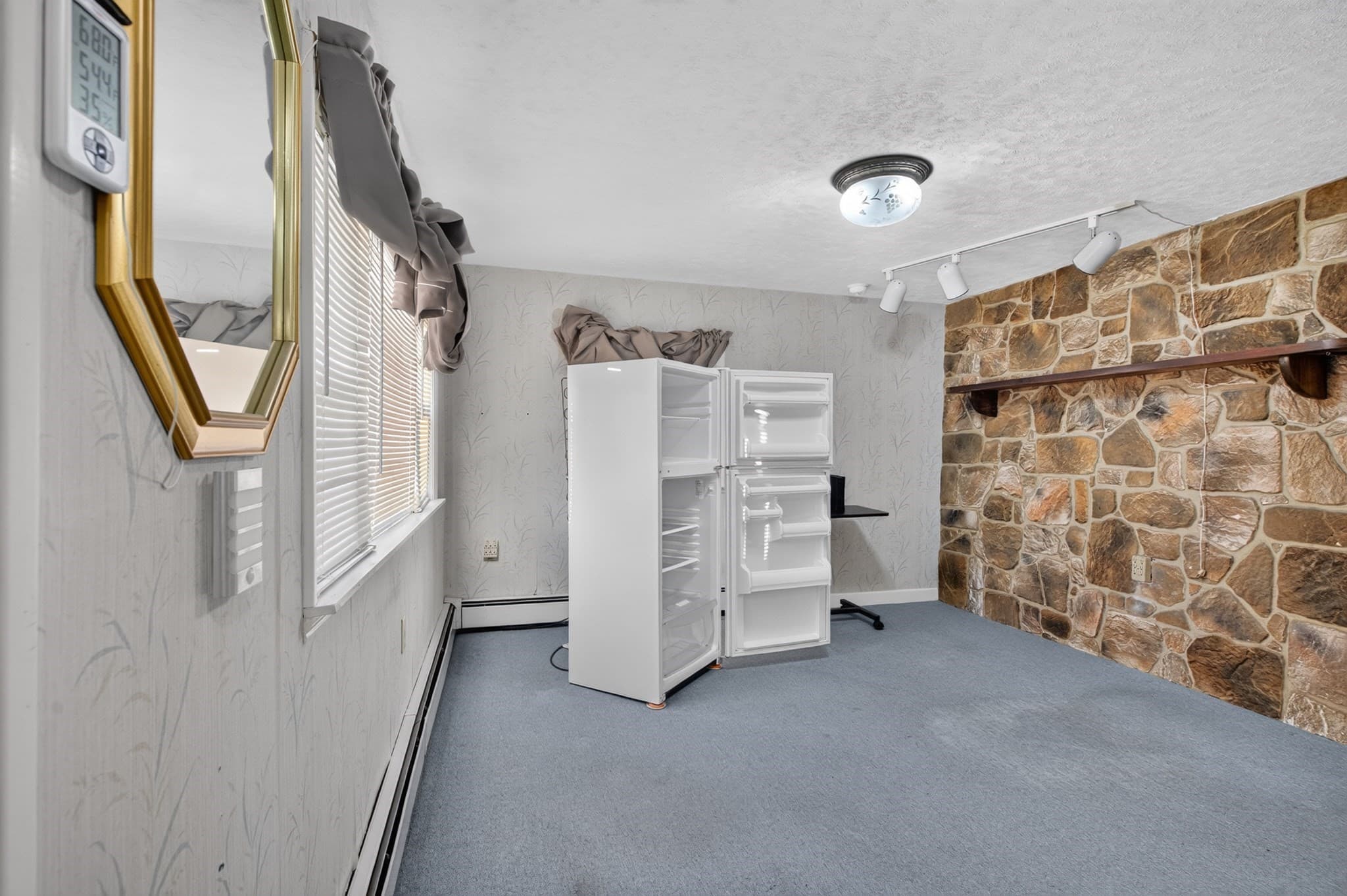 Single Family Residence at 39 Valley St, Spencer MA 01562, Spencer, photo 7 of 39