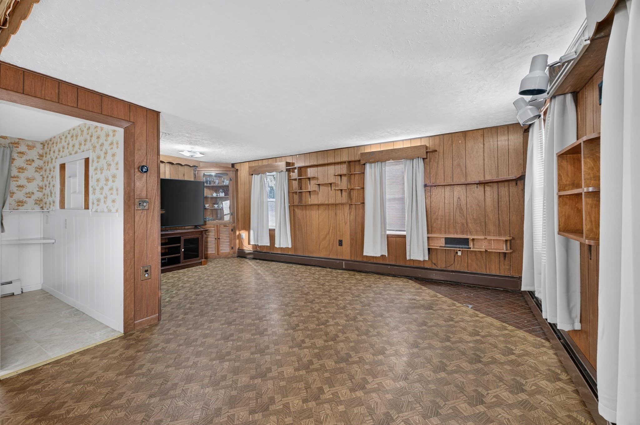 Single Family Residence at 39 Valley St, Spencer MA 01562, Spencer, photo 25 of 39