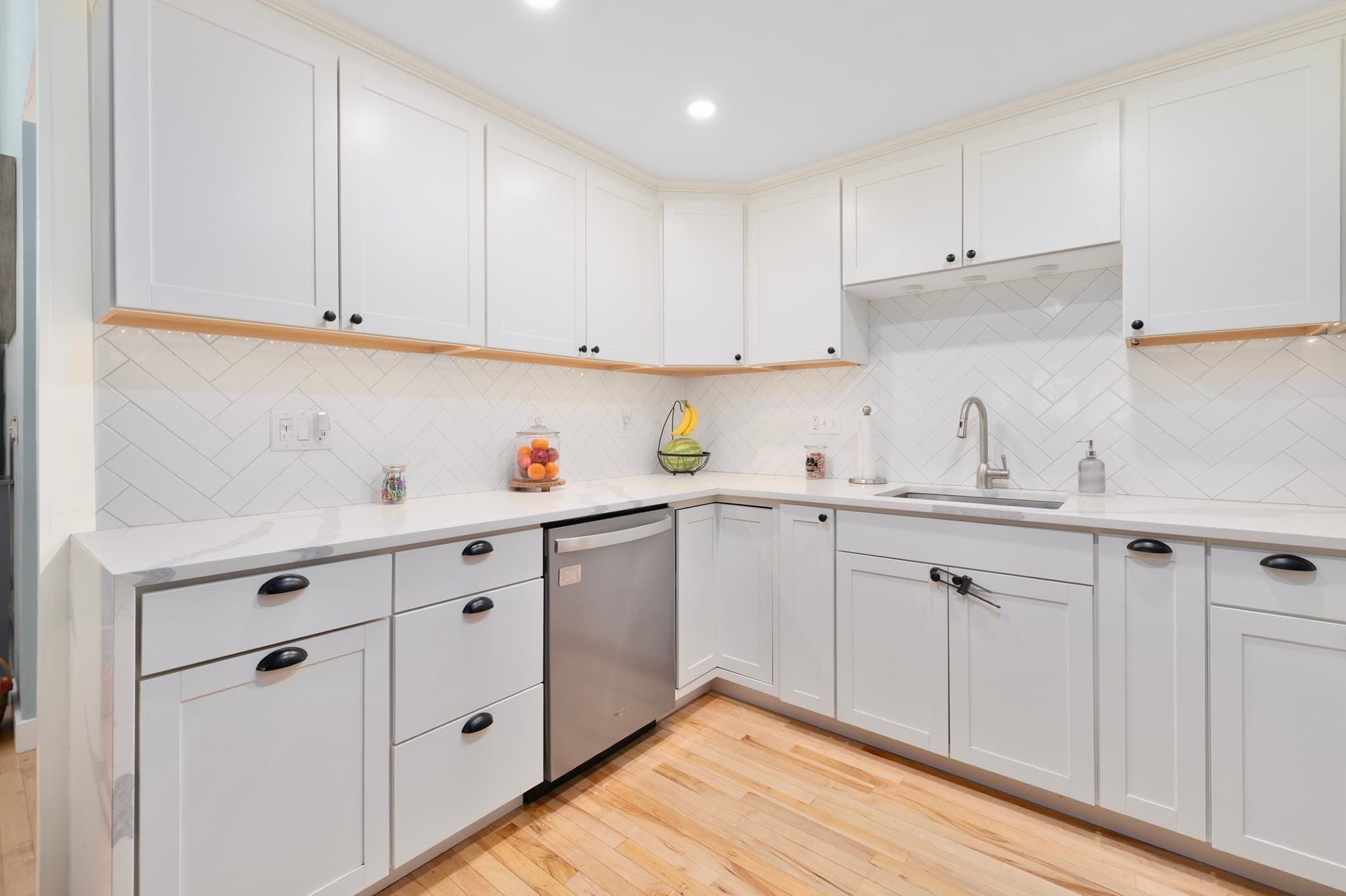 Condominium at 17 Cork Cir # B, Millville MA 01529, Millville, photo 10 of 36