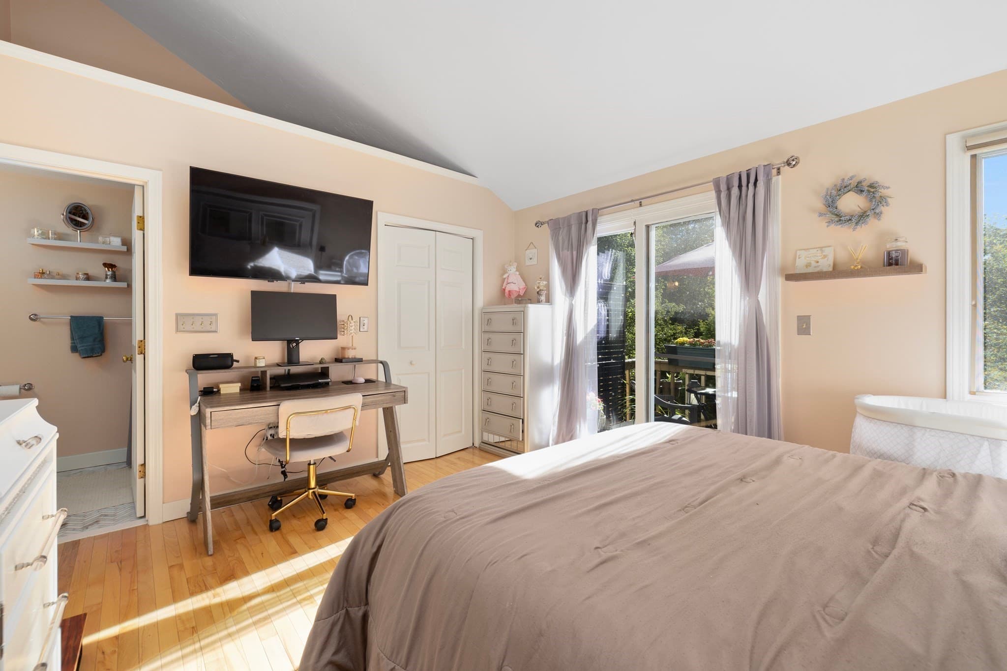 Condominium at 17 Cork Cir # B, Millville MA 01529, Millville, photo 14 of 36