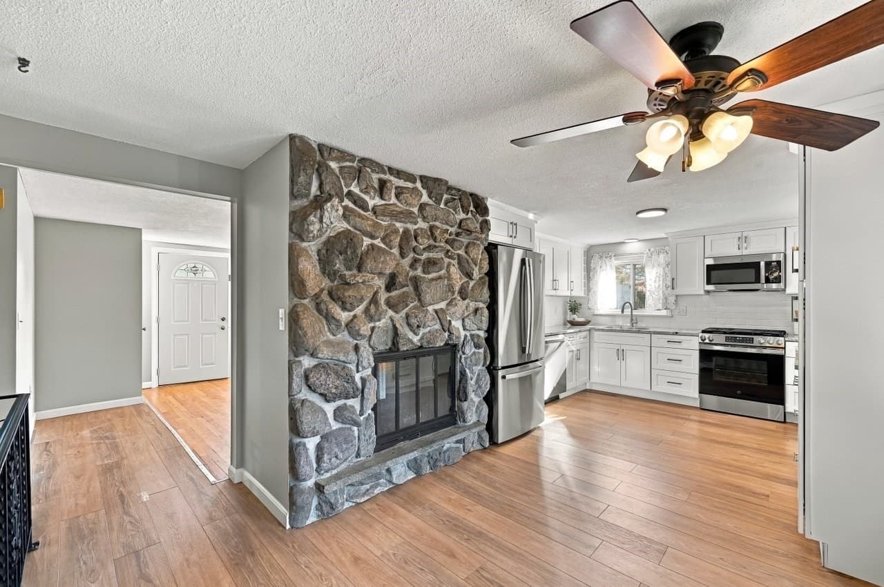 Single Family Residence at 14 Coronet Ave, Methuen MA 01844, Methuen, photo 12 of 40