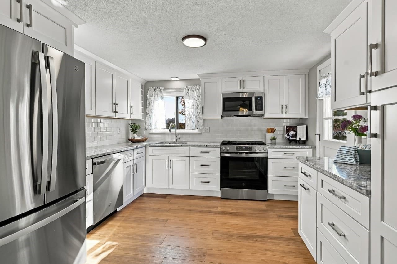 Single Family Residence at 14 Coronet Ave, Methuen MA 01844, Methuen, photo 3 of 40