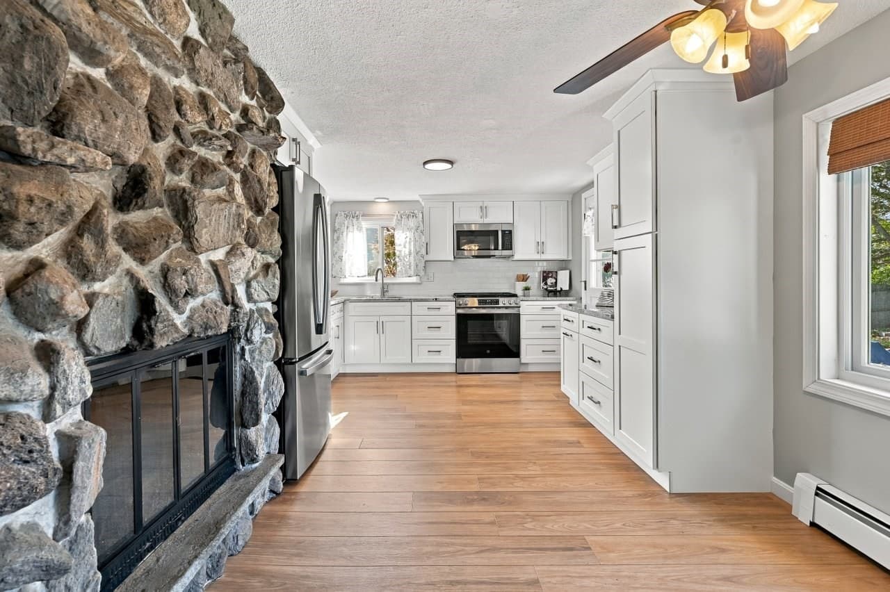 Single Family Residence at 14 Coronet Ave, Methuen MA 01844, Methuen, photo 10 of 40