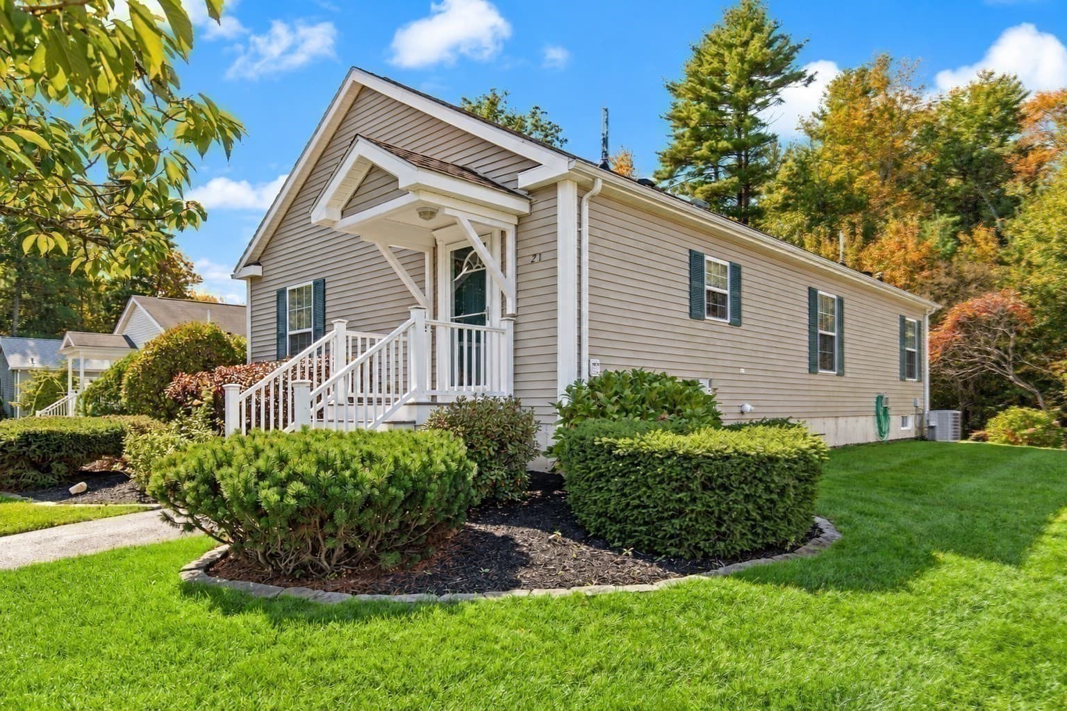 Condominium at 21 Hemlock Dr # 21, East Bridgewater MA 02333, East Bridgewater, photo 2 of 17