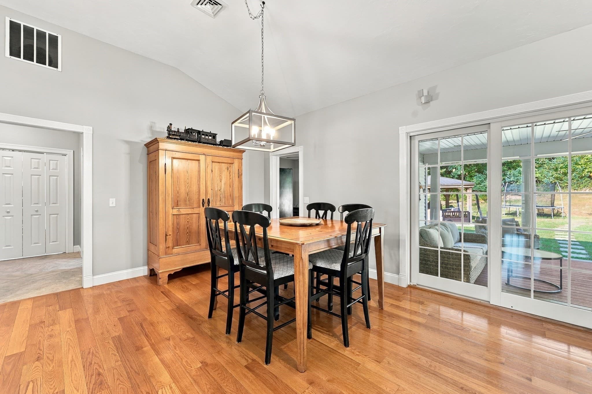 Single Family Residence at 429 Wanoosnoc Road, Fitchburg MA 01420, Fitchburg, photo 11 of 42