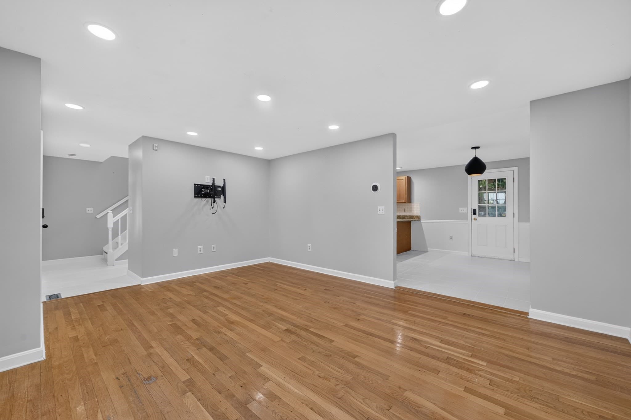 Single Family Residence at 3-A Gates Cir, Worcester MA 01603, Worcester, photo 7 of 39