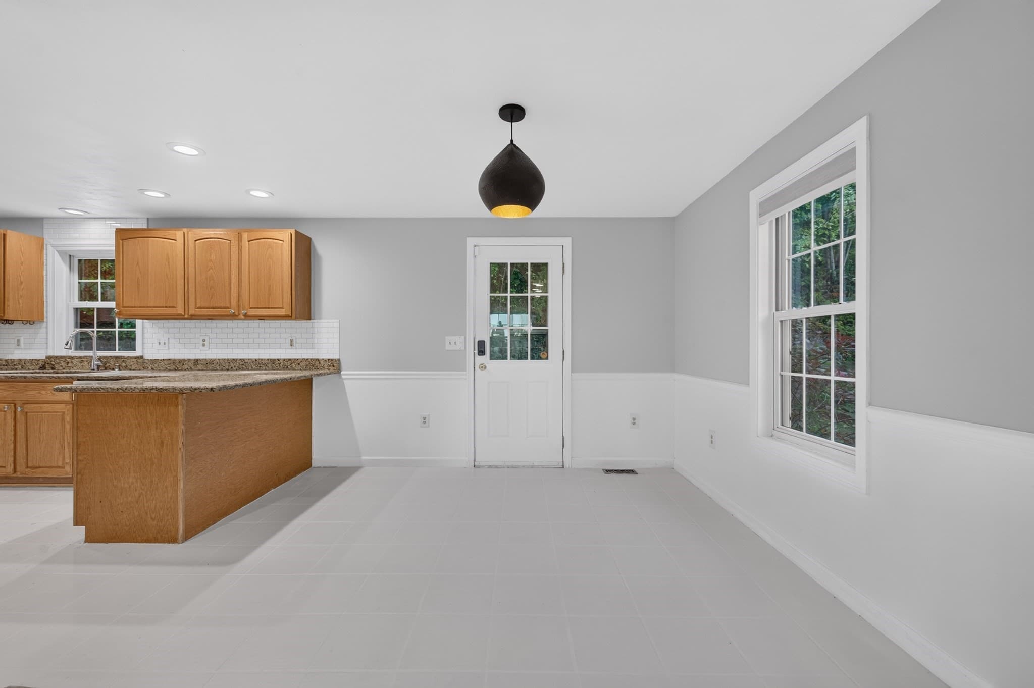 Single Family Residence at 3-A Gates Cir, Worcester MA 01603, Worcester, photo 10 of 39