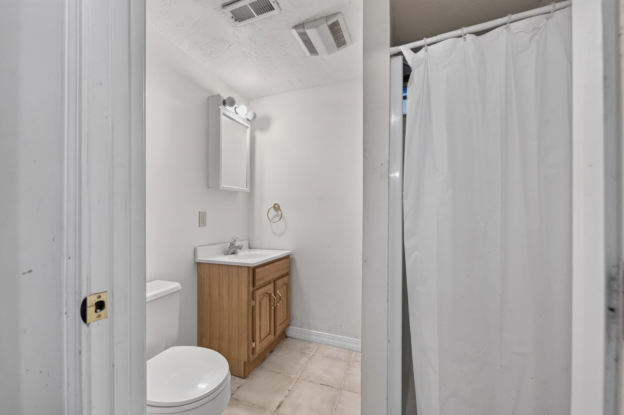 Single Family Residence at 3-A Gates Cir, Worcester MA 01603, Worcester, photo 29 of 39