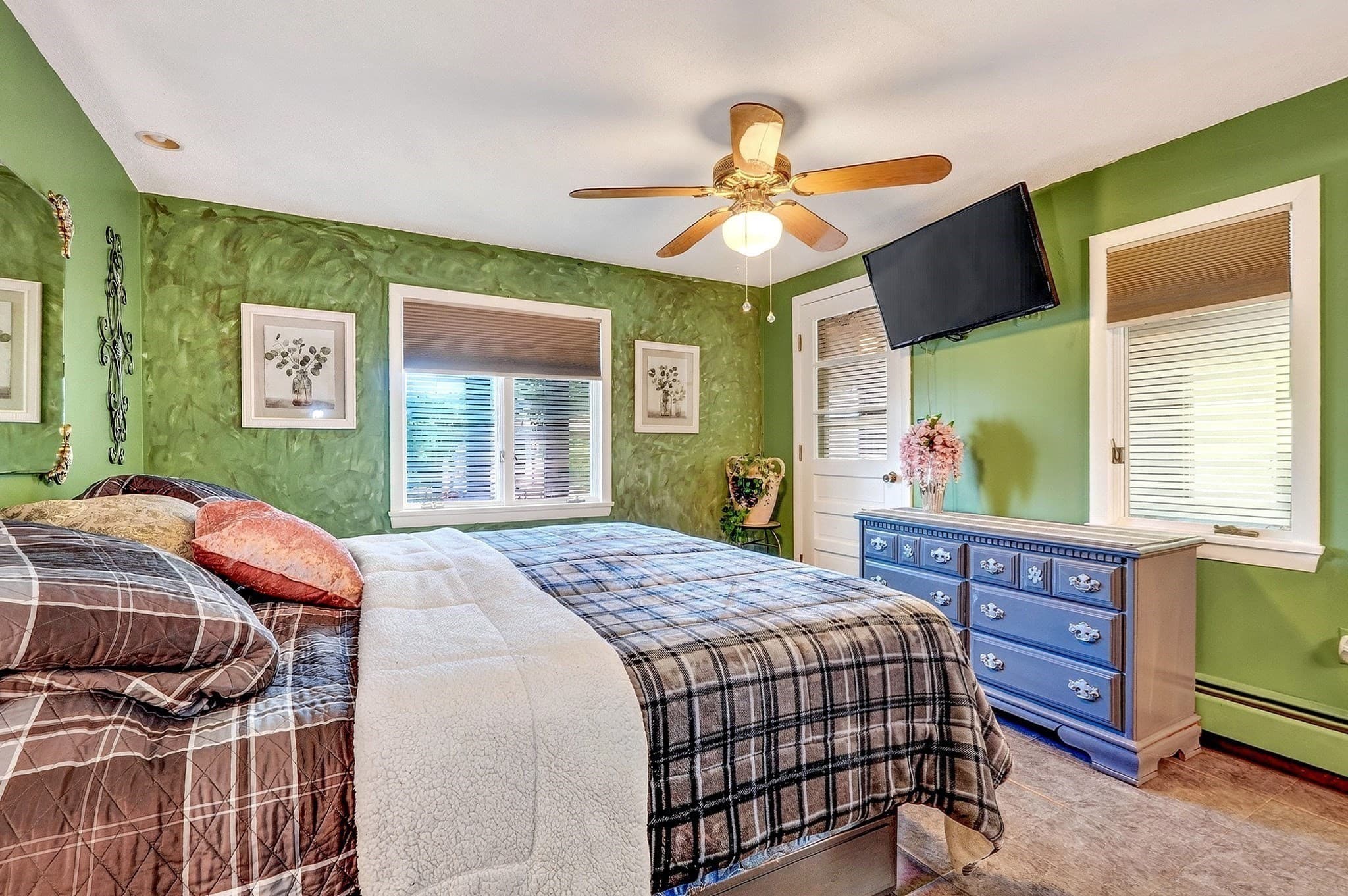 Single Family Residence at 39 Buckman St, Woburn MA 01801, Woburn, photo 23 of 38