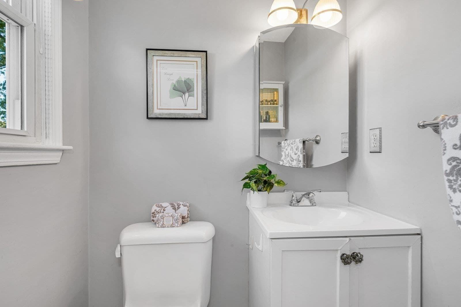 Single Family Residence at 3 Jennifer Dr, Saugus MA 01906, Saugus, photo 16 of 41