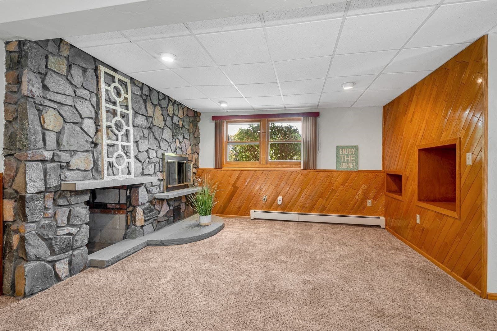 Single Family Residence at 3 Jennifer Dr, Saugus MA 01906, Saugus, photo 19 of 41