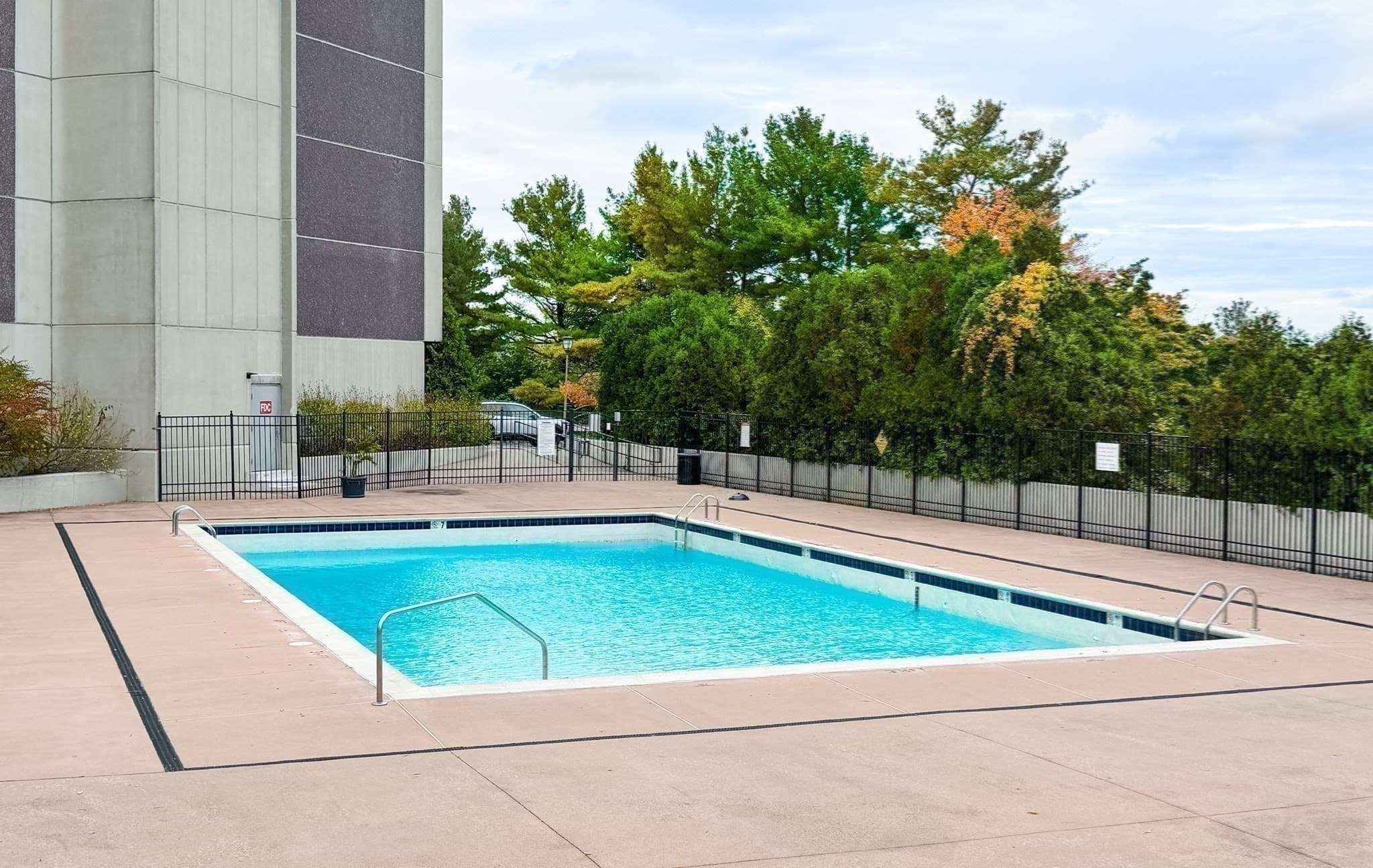 Condominium at 1500 Worcester Rd # 715, Framingham MA 01702, Framingham, photo 27 of 31