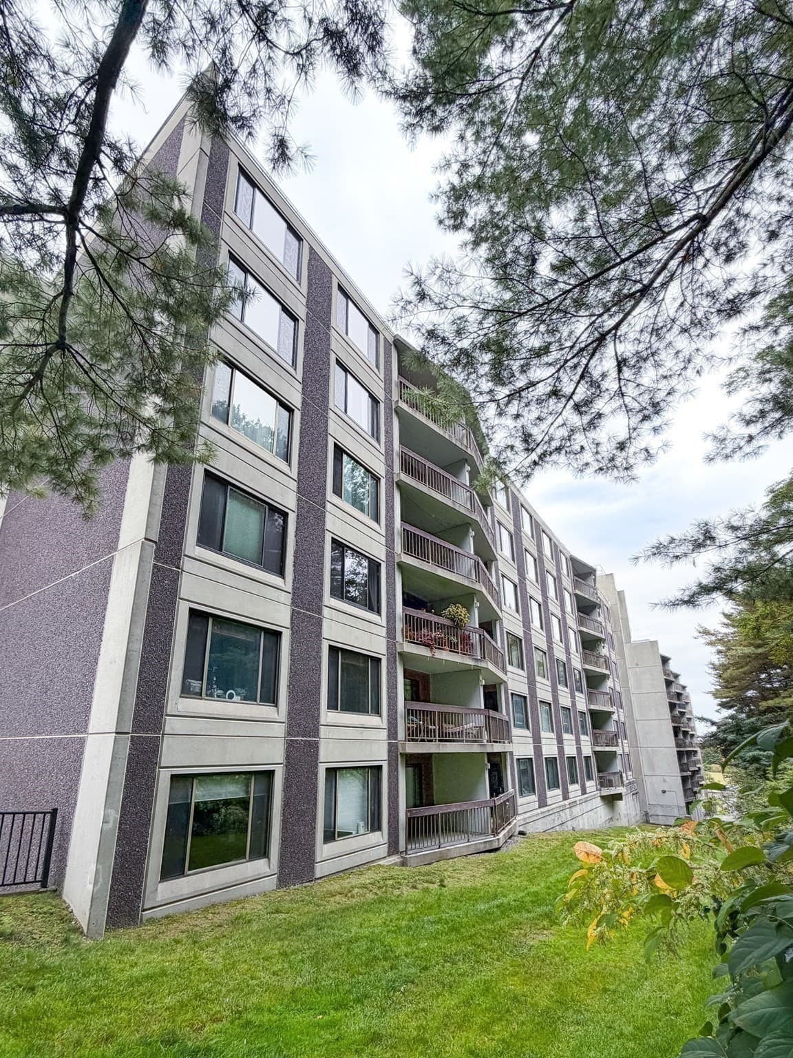 Condominium at 1500 Worcester Rd # 715, Framingham MA 01702, Framingham, photo 28 of 31