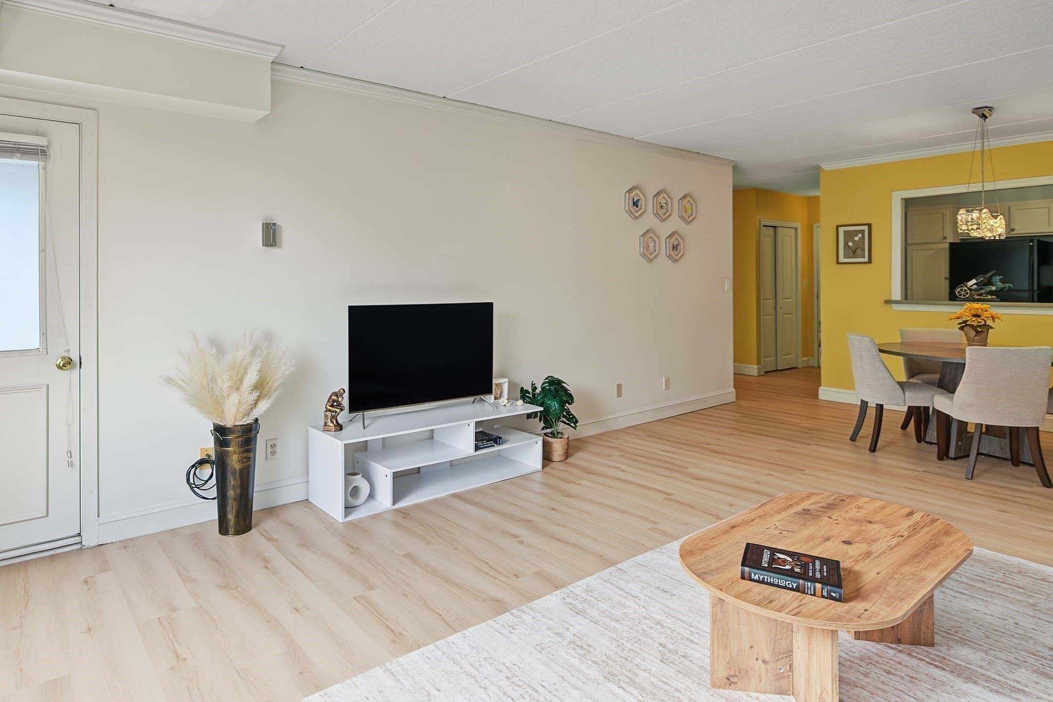 Condominium at 1500 Worcester Rd # 715, Framingham MA 01702, Framingham, photo 15 of 31