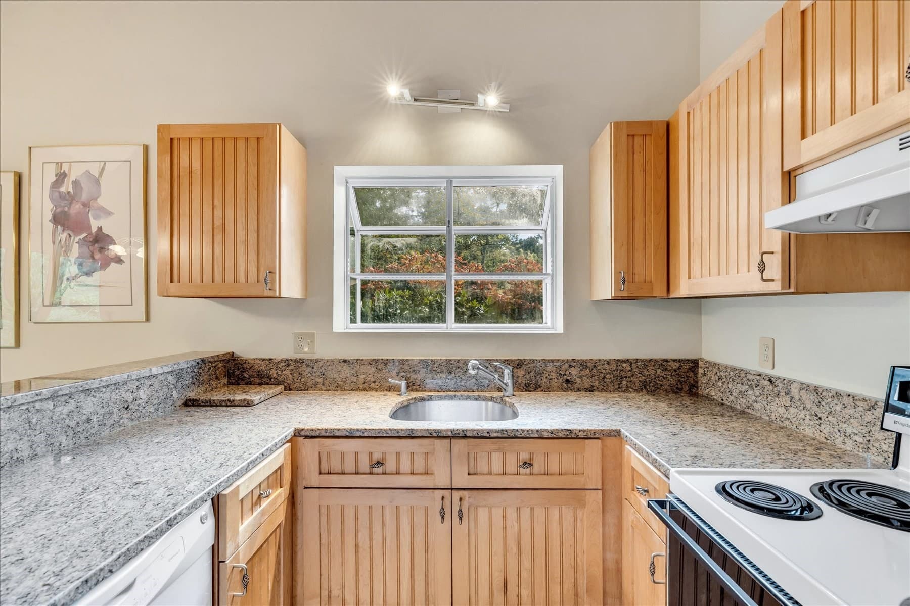 Condominium at 98 Shellback Way # 98, Mashpee MA 02649, Mashpee, photo 6 of 31