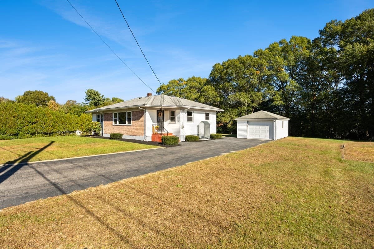 Single Family Residence at 60 Sunhill Road, Taunton MA 02780, Taunton, photo 2 of 25