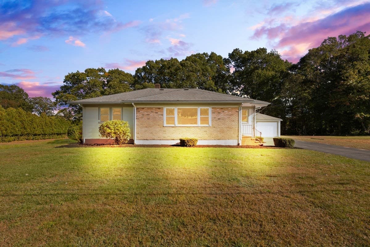 60 Sunhill Road, Taunton MA 02780