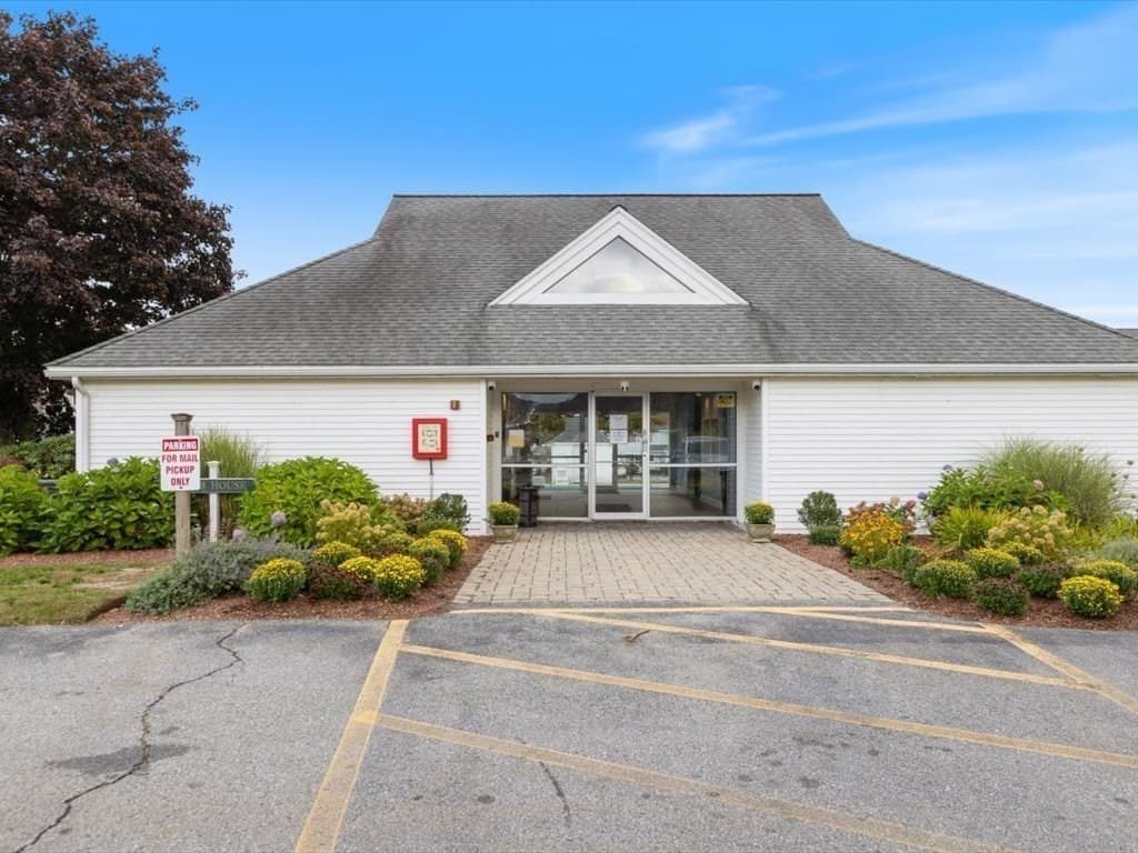 Condominium at 360 Littleton Rd # F2, Chelmsford MA 01824, Chelmsford, photo 26 of 40