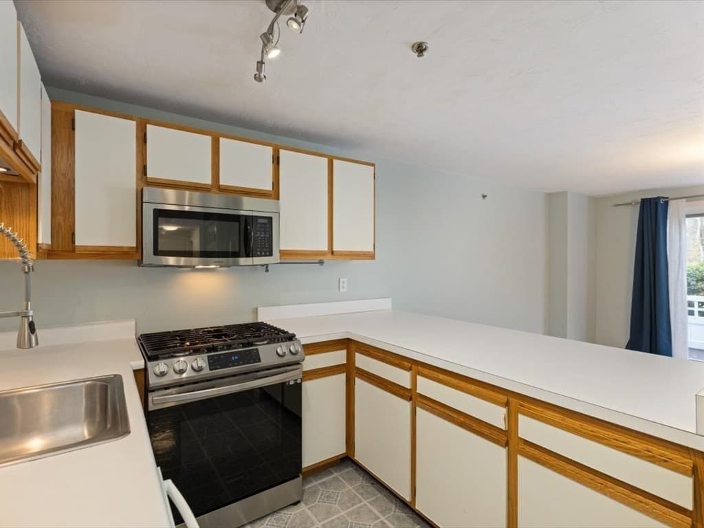 Condominium at 360 Littleton Rd # F2, Chelmsford MA 01824, Chelmsford, photo 10 of 40