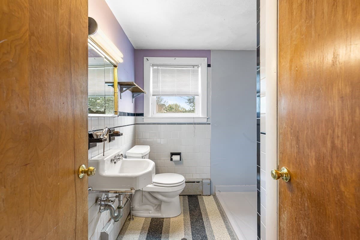 Single Family Residence at 1292 Riverside Ave, Somerset MA 02726, Somerset, photo 12 of 42