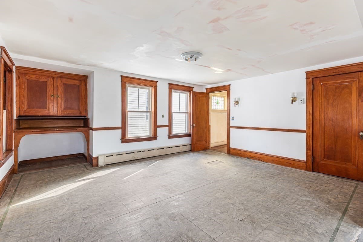 Single Family Residence at 1292 Riverside Ave, Somerset MA 02726, Somerset, photo 5 of 42