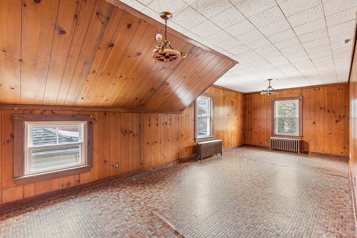 Single Family Residence at 1292 Riverside Ave, Somerset MA 02726, Somerset, photo 20 of 42
