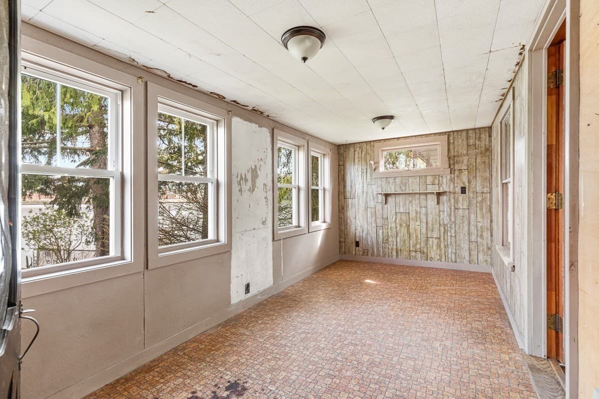 Single Family Residence at 1292 Riverside Ave, Somerset MA 02726, Somerset, photo 24 of 42