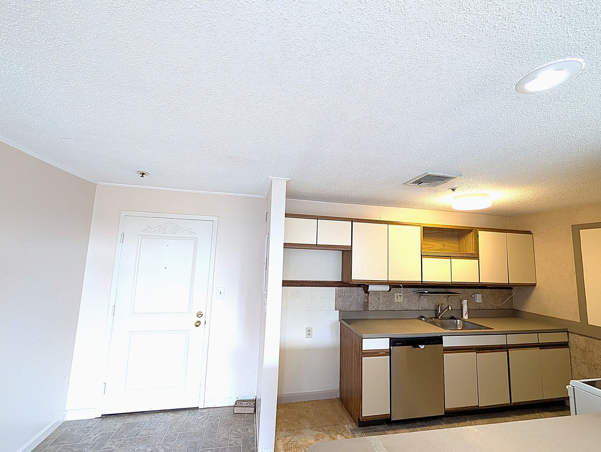 Condominium at 36 Dunham Rd # 402, Beverly MA 01915, Beverly, photo 16 of 42