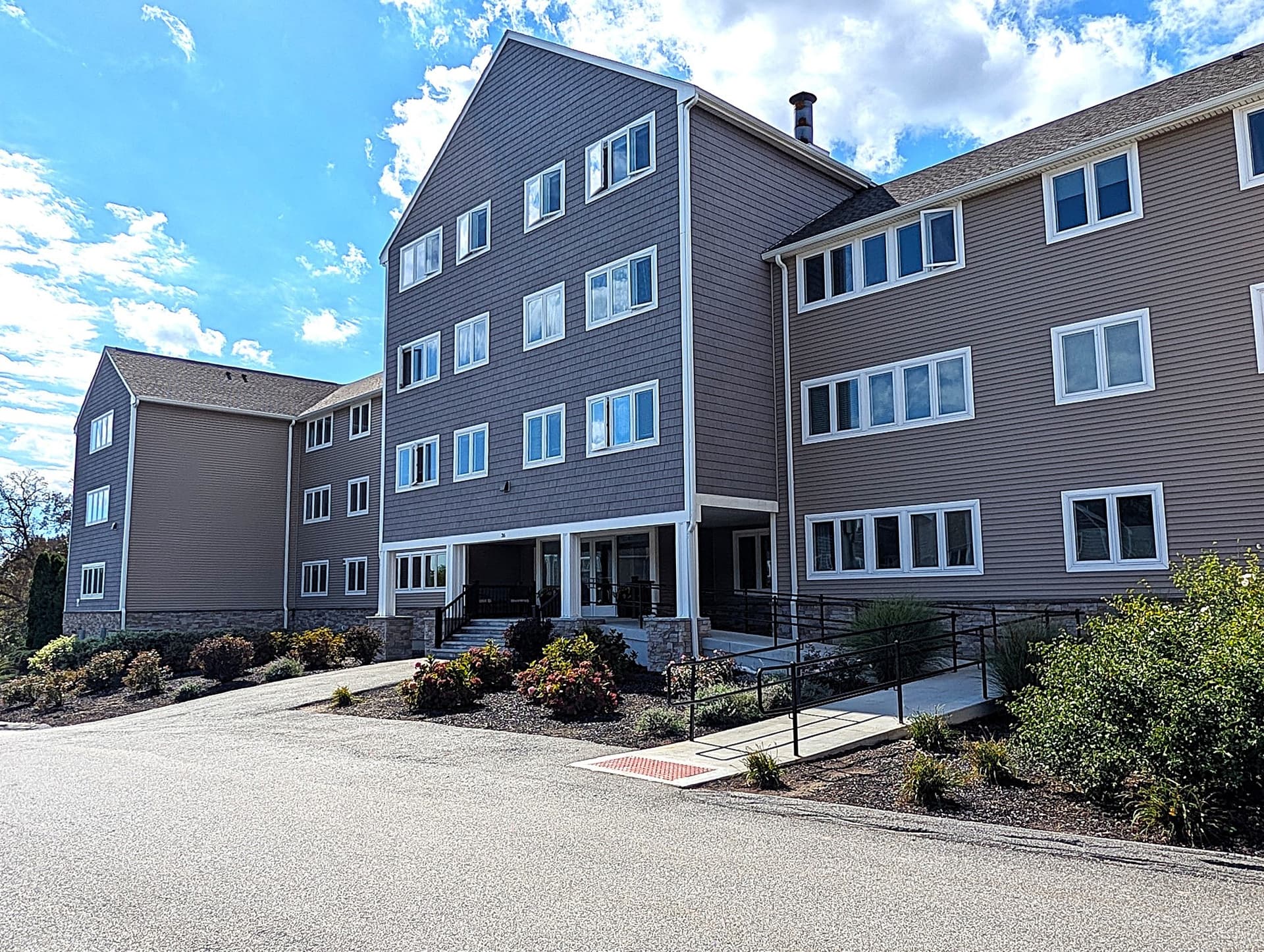 36 Dunham Rd # 402, Beverly MA 01915